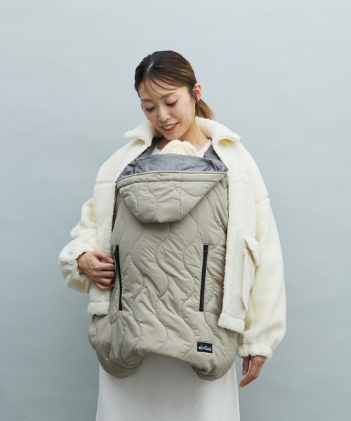 Ergobaby(エルゴベビー)の「BabyHopper WTキルティング防寒ケープ25(ベビーカー/ベビーカー用品・キッズ・ブラック/サンドグレー・ONE SIZE)」の1枚目の写真