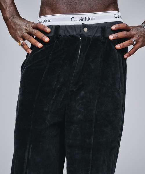 ANDER HUNK(アンダーハンク)の「Velours Baggy Track Pants / ベロアバギートラックパンツ(その他パンツ・メンズ・ブラック/その他・MEDIUM/LARGE/SMALL)」の5枚目の写真