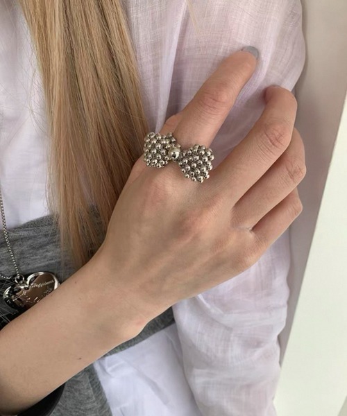 Vipoa(ヴィポア)の「SILVER RIBBON BEADS RING(リング・レディース・シルバー・FREE)」の3枚目の写真