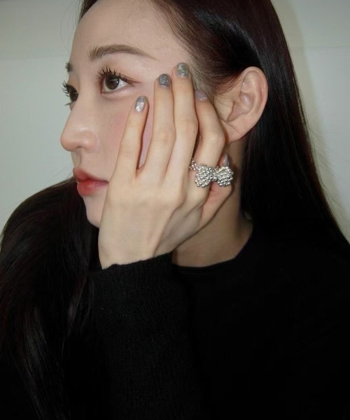 Vipoa(ヴィポア)の「SILVER RIBBON BEADS RING(リング・レディース・シルバー・FREE)」の14枚目の写真
