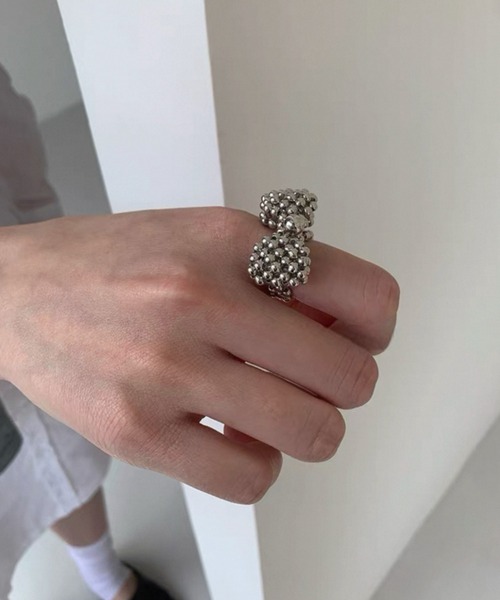 Vipoa(ヴィポア)の「SILVER RIBBON BEADS RING(リング・レディース・シルバー・FREE)」の8枚目の写真
