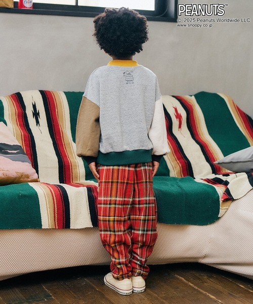 F.O.KIDS（エフオーキッズ）の「F.O.KIDS/エフオーキッズ PEANUTS レトロPOP クルーネック 4柄トレーナー ビッグシルエット（スウェット・キッズ・パープル/イエロー/レインボー/キナリ・130/140/150/160）」の22枚目の写真