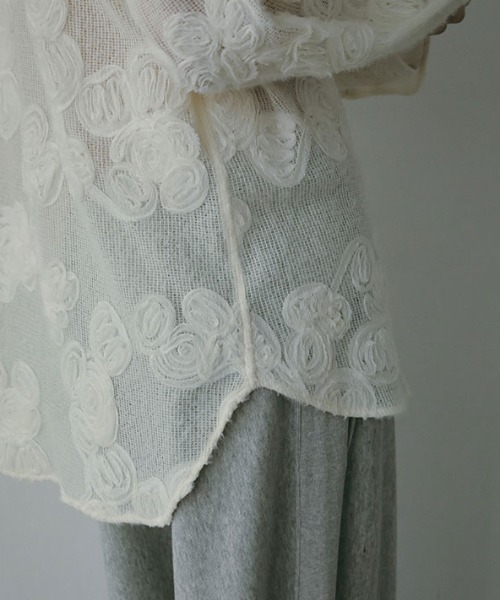 ETRE TOKYO（エトレトウキョウ）の「コードエンブロイダリーブラッシュドチュールシャツ（シャツ/ブラウス・レディース・ブラック/オフホワイト・FREE）」の15枚目の写真