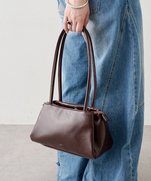 mystic(ミスティック)の「【新色オフホワイト】loti 3ポケットBAG(ショルダーバッグ・レディース・ブラック/ボルドー/オフホワイト/ブラウン・ONE SIZE)」の3枚目の写真