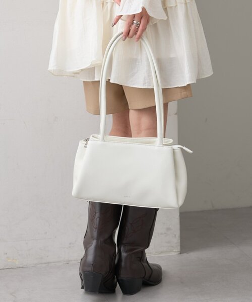 mystic(ミスティック)の「【新色オフホワイト】loti 3ポケットBAG(ショルダーバッグ・レディース・ブラック/ボルドー/オフホワイト/ブラウン・ONE SIZE)」の13枚目の写真