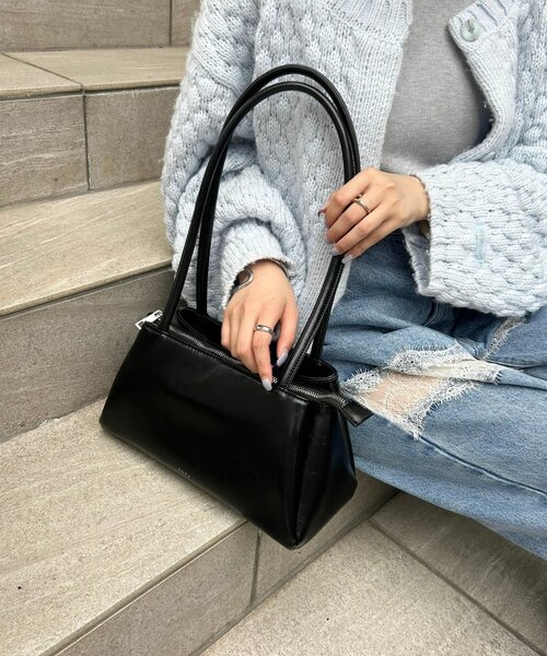 mystic(ミスティック)の「【新色オフホワイト】loti 3ポケットBAG(ショルダーバッグ・レディース・ブラック/ボルドー/オフホワイト/ブラウン・ONE SIZE)」の15枚目の写真