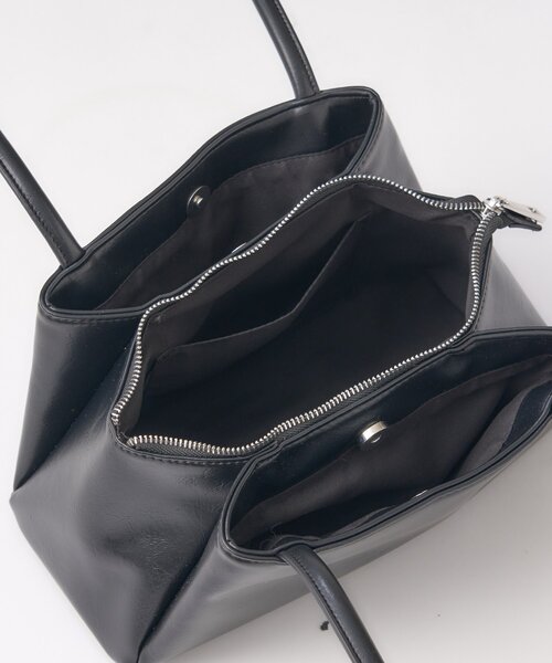 mystic(ミスティック)の「【新色オフホワイト】loti 3ポケットBAG(ショルダーバッグ・レディース・ブラック/ボルドー/オフホワイト/ブラウン・ONE SIZE)」の22枚目の写真