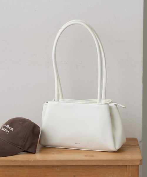 mystic(ミスティック)の「【新色オフホワイト】loti 3ポケットBAG(ショルダーバッグ・レディース・ブラック/ボルドー/オフホワイト/ブラウン・ONE SIZE)」の2枚目の写真