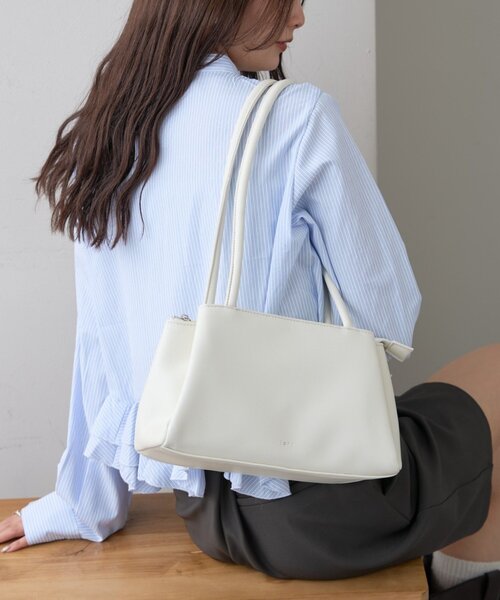 mystic(ミスティック)の「【新色オフホワイト】loti 3ポケットBAG(ショルダーバッグ・レディース・ブラック/ボルドー/オフホワイト/ブラウン・ONE SIZE)」の5枚目の写真