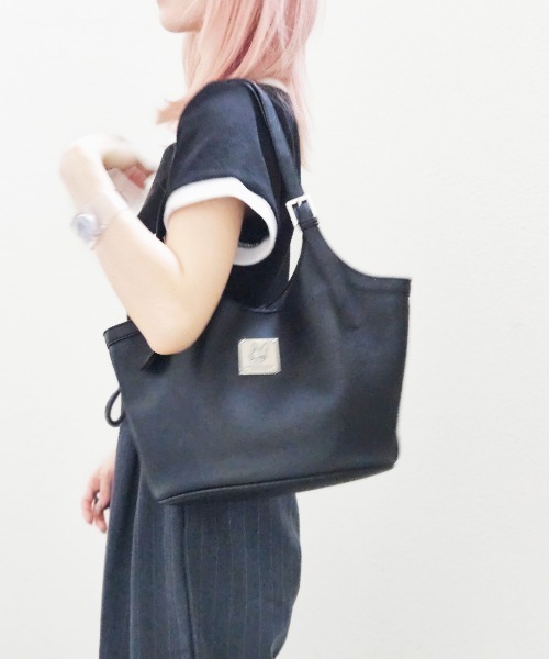 CRYSTAL BALL(クリスタルボール)の「ヒッピープレートバケットバッグ(トートバッグ・レディース・ブラック/オフホワイト/キャメル・FREE)」の4枚目の写真