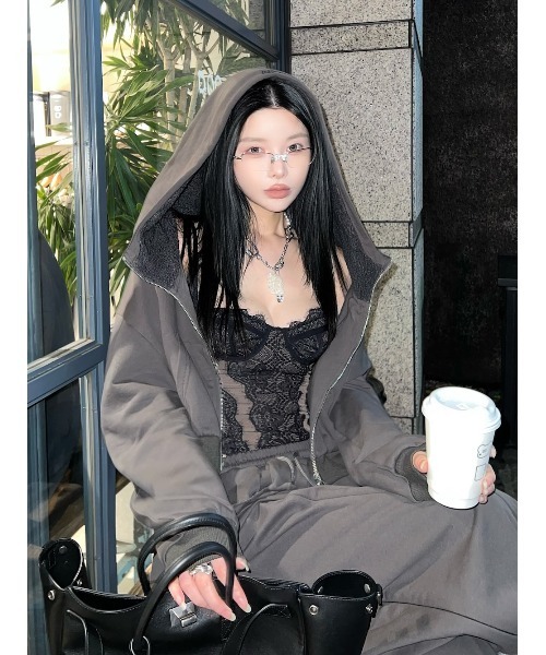 Darich(ダーリッチ)の「ユーズドルックスウェットパーカー(パーカー・レディース・チャコールグレー/レッド/ベージュ・FREE)」の11枚目の写真