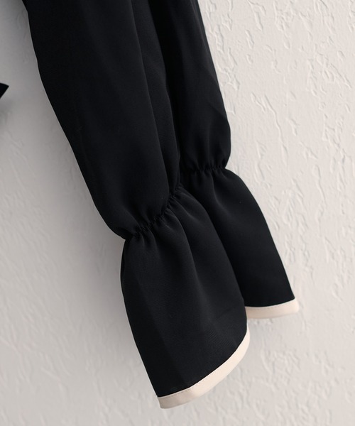 natural couture（ナチュラルクチュール）の「【WEB限定】ヨークパイピングブラウス（シャツ/ブラウス・レディース・ネイビー/ブラック/オフホワイト/ブルー・FREE）」の5枚目の写真