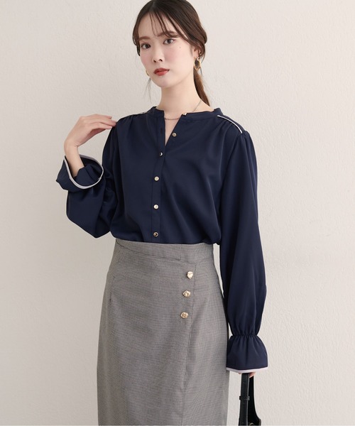 natural couture（ナチュラルクチュール）の「【WEB限定】ヨークパイピングブラウス（シャツ/ブラウス・レディース・ネイビー/ブラック/オフホワイト/ブルー・FREE）」の11枚目の写真