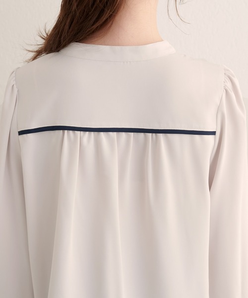 natural couture（ナチュラルクチュール）の「【WEB限定】ヨークパイピングブラウス（シャツ/ブラウス・レディース・ネイビー/ブラック/オフホワイト/ブルー・FREE）」の20枚目の写真