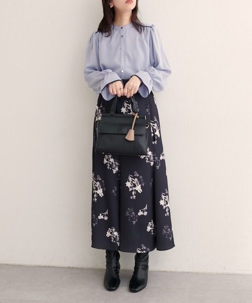 natural couture（ナチュラルクチュール）の「【WEB限定】ヨークパイピングブラウス（シャツ/ブラウス・レディース・ネイビー/ブラック/オフホワイト/ブルー・FREE）」の13枚目の写真
