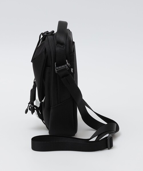 Aer(エアー)の「Aer: STREET SLING(ショルダーバッグ・メンズ・ブラック・ONE SIZE)」の2枚目の写真