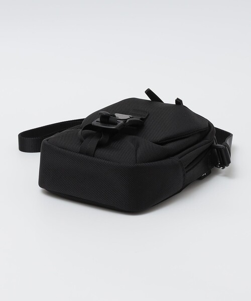 Aer(エアー)の「Aer: STREET SLING(ショルダーバッグ・メンズ・ブラック・ONE SIZE)」の4枚目の写真