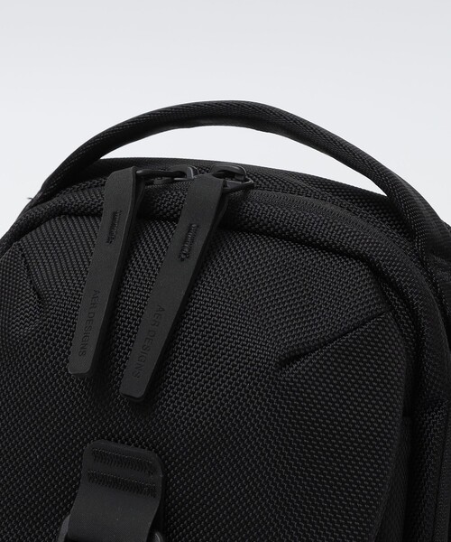 Aer(エアー)の「Aer: STREET SLING(ショルダーバッグ・メンズ・ブラック・ONE SIZE)」の5枚目の写真
