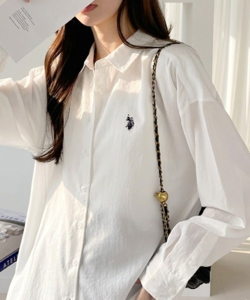 U.S. POLO ASSN.(ユーエスポロアッスン)の「【U.S. POLO ASSN.】長袖 オーバーサイズ シャツ(シャツ/ブラウス・レディース・ライトブルー/ホワイト/ブラック・L/M)」の2枚目の写真