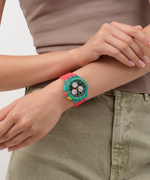 SWATCH（スウォッチ）の「SWATCH NEON EMERALD CHRONO（アナログ腕時計・レディース・グリーン・FREE）」の4枚目の写真