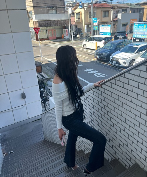 Vini（ヴィニ）の「ベルト付きスタイルアップフレアデニム（デニムパンツ・レディース・ブルー・SMALL/MEDIUM/LARGE）」の4枚目の写真