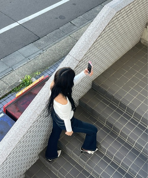 Vini（ヴィニ）の「ベルト付きスタイルアップフレアデニム（デニムパンツ・レディース・ブルー・SMALL/MEDIUM/LARGE）」の5枚目の写真