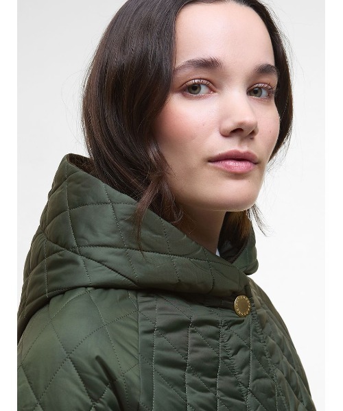 Barbour(バブアー)の「Hilary キルティング ミドルレングス ジャケット(レディース)(ブルゾン・レディース・オリーブ/ブラック/レッド・8/10)」の6枚目の写真