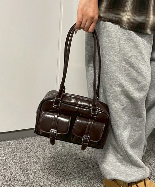 WEGO（ウィゴー）の「WEGO/【25年秋冬新作】ベルト2ポケットデザインボストンバッグ（ハンドバッグ・レディース・ブラック/ブラウン/レッド・FREE）」の13枚目の写真