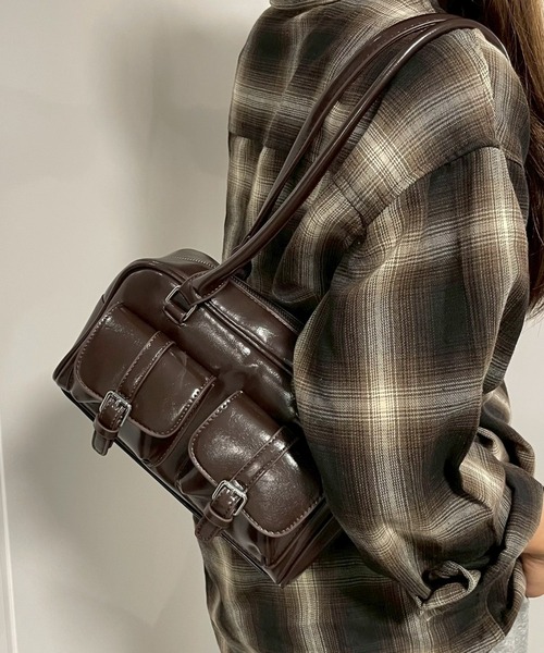 WEGO（ウィゴー）の「WEGO/【25年秋冬新作】ベルト2ポケットデザインボストンバッグ（ハンドバッグ・レディース・ブラック/ブラウン/レッド・FREE）」の12枚目の写真