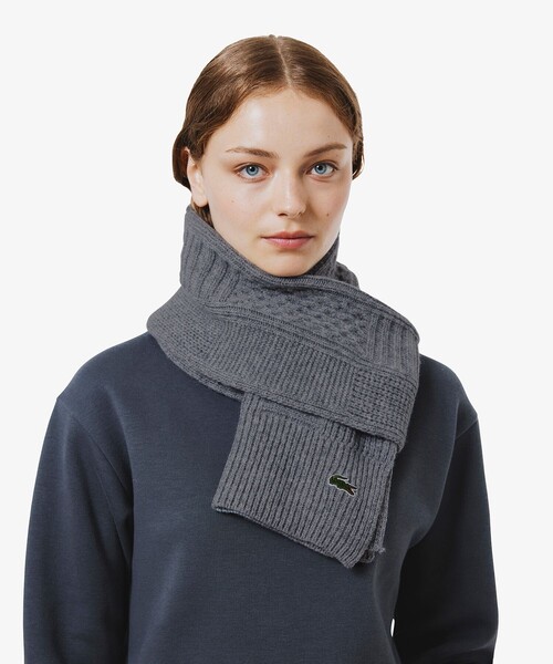 LACOSTE（ラコステ）の「アラン柄ブレンドウールニットマフラー（マフラー・レディース・オフホワイト/グレー/ライトピンク・FREE）」の3枚目の写真