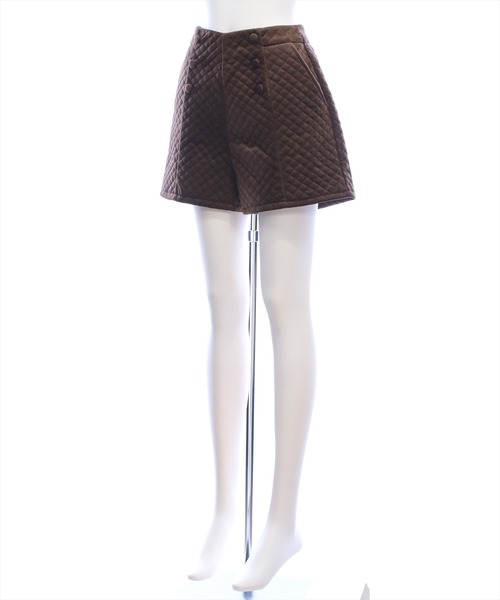 CLEAR BASIC（クリアベーシック）の「クルミボタンキルティングショートパンツ［大人 カジュアル フェミニン 着回し力抜群］≪再入荷≫（その他パンツ・レディース・アイボリー/ブラウン・F）」の9枚目の写真