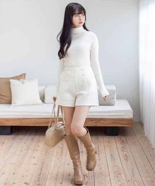 CLEAR BASIC（クリアベーシック）の「クルミボタンキルティングショートパンツ［大人 カジュアル フェミニン 着回し力抜群］≪再入荷≫（その他パンツ・レディース・アイボリー/ブラウン・F）」の4枚目の写真