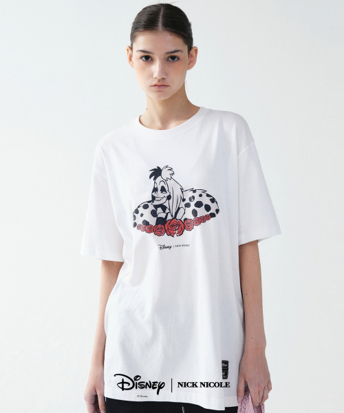 NICK&NICOLE(ニックアンドニコール)の「DISNEY ROSE CRUELLA PRINTING TOP_WHITE(Tシャツ/カットソー・レディース・その他・FREE)」の1枚目の写真