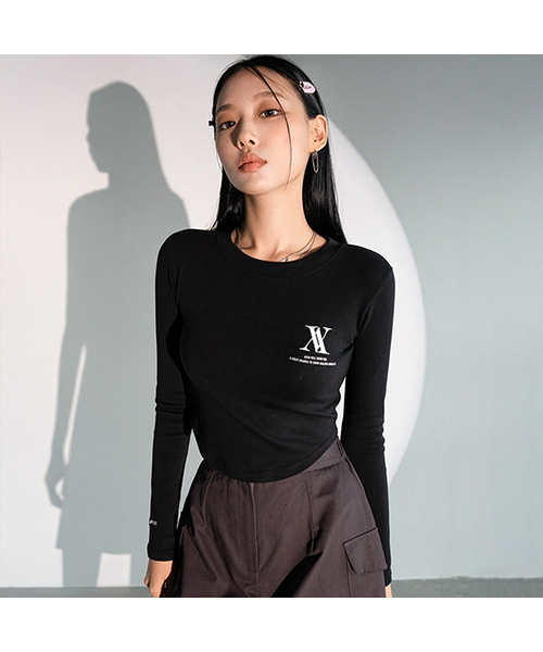 AVANDRESS(アバンドレス )の「AV LOGO CROP T-SHIRT BLACK(Tシャツ/カットソー・レディース・その他・SMALL/MEDIUM)」の1枚目の写真