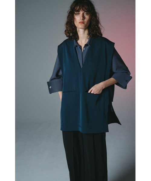 RIM.ARK（リムアーク）の「Sharp neck Cape シャープネックケープ