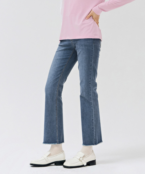 CHASECULT(チェイスカルト)の「女性Mトンヒドゥンバンディングブーツカットエージングパンツ-DERG2366B0N(デニムパンツ・レディース・ブルー・76/74/67/70)」の5枚目の写真