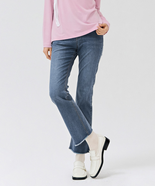 CHASECULT(チェイスカルト)の「女性Mトンヒドゥンバンディングブーツカットエージングパンツ-DERG2366B0N(デニムパンツ・レディース・ブルー・76/74/67/70)」の6枚目の写真