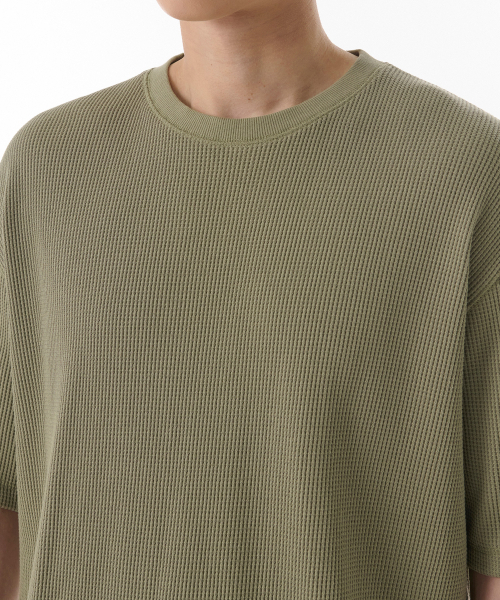 MUSINSA STANDARD（ムシンサスタンダード）の「ワッフルリラックスドクルーネックTシャツ[セージ]（Tシャツ/カットソー・メンズ・その他・SMALL/MEDIUM/LARGE/X-LARGE/XX-LARGE/XXX-LARGE）」の3枚目の写真