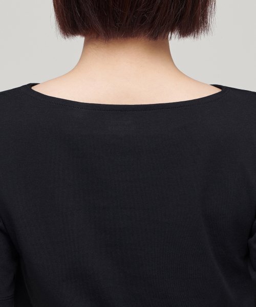 MUSINSA STANDARD WOMAN（ムシンサスタンダードウーマン）の「ウィメンズボートネックドレープTシャツ[ブラック]（Tシャツ/カットソー・レディース・その他・X-SMALL/SMALL/MEDIUM）」の5枚目の写真