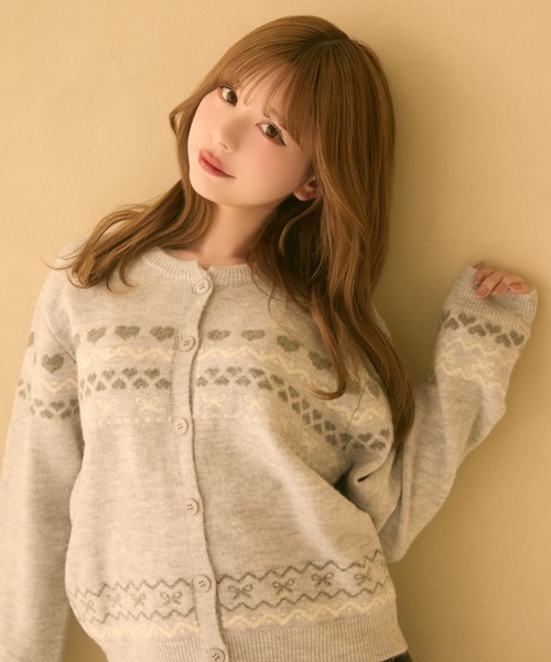 TITTY&CO.(ティティーアンドコー)の「ハート柄ノルディックボタンカーディガン(カーディガン/ボレロ・レディース・ネイビー/ピンク/グレー・FREE)」の4枚目の写真