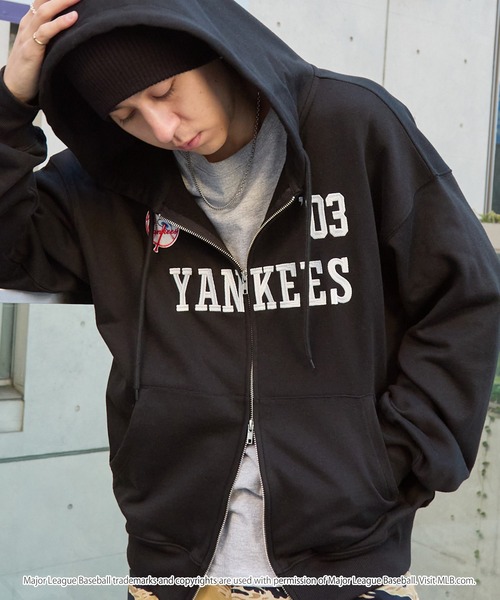MLB（メジャーリーグベースボール）の「MLB/メジャーリーグベースボール 別注 ロゴ刺繍 オーバーサイズ ダブルジップパーカー（パーカー・メンズ・ブラック/杢グレー/オフホワイト/ネイビー/ダークブラウン・S/M/L）」の22枚目の写真