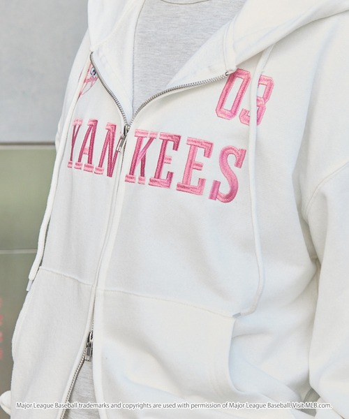 MLB（メジャーリーグベースボール）の「MLB/メジャーリーグベースボール 別注 ロゴ刺繍 オーバーサイズ ダブルジップパーカー（パーカー・メンズ・ブラック/杢グレー/オフホワイト/ネイビー/ダークブラウン・S/M/L）」の12枚目の写真