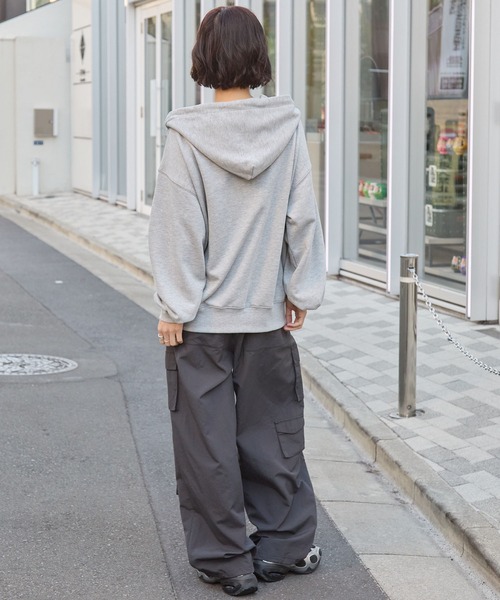 MLB（メジャーリーグベースボール）の「MLB/メジャーリーグベースボール 別注 ロゴ刺繍 オーバーサイズ ダブルジップパーカー（パーカー・メンズ・ブラック/杢グレー/オフホワイト/ネイビー/ダークブラウン・S/M/L）」の6枚目の写真