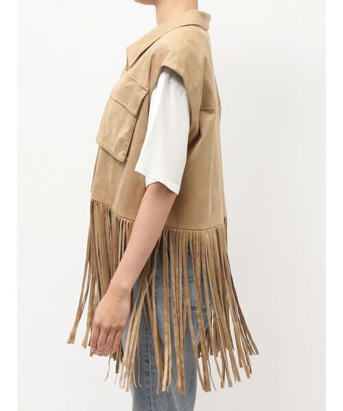 Ungrid(アングリッド)の「フェイクスウェードフリンジベスト(その他アウター・レディース・ベージュ・FREE)」の11枚目の写真