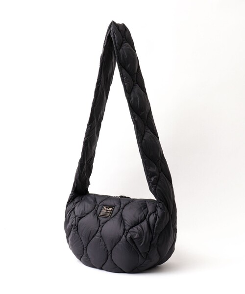 TAION(タイオン)の「【TAION / タイオン】MILITARY BANANA SHOULDER DOWN BAG M(ショルダーバッグ・メンズ・ブラック/ブルー/チャコールグレー/ダークネイビー・FREE)」の1枚目の写真