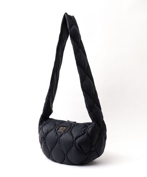 TAION(タイオン)の「【TAION / タイオン】MILITARY BANANA SHOULDER DOWN BAG M(ショルダーバッグ・メンズ・ブラック/ブルー/チャコールグレー/ダークネイビー・FREE)」の4枚目の写真