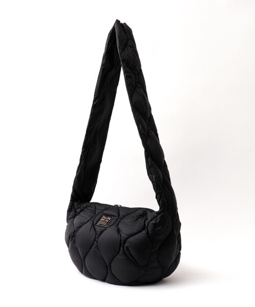 TAION(タイオン)の「【TAION / タイオン】MILITARY BANANA SHOULDER DOWN BAG M(ショルダーバッグ・メンズ・ブラック/ブルー/チャコールグレー/ダークネイビー・FREE)」の2枚目の写真