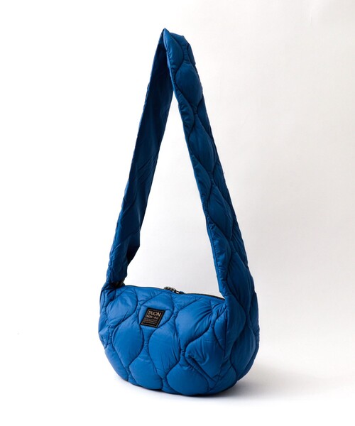 TAION(タイオン)の「【TAION / タイオン】MILITARY BANANA SHOULDER DOWN BAG M(ショルダーバッグ・メンズ・ブラック/ブルー/チャコールグレー/ダークネイビー・FREE)」の8枚目の写真