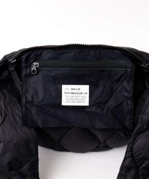 TAION(タイオン)の「【TAION / タイオン】MILITARY BANANA SHOULDER DOWN BAG M(ショルダーバッグ・メンズ・ブラック/ブルー/チャコールグレー/ダークネイビー・FREE)」の5枚目の写真