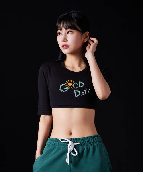 ASTRAL PROJECTION(アストラルプロジェクション)の「グッドデイ スーピマ スパン 5部袖 ショート クロップTシャツ_ブラック(Tシャツ/カットソー・レディース・その他・FREE)」の1枚目の写真